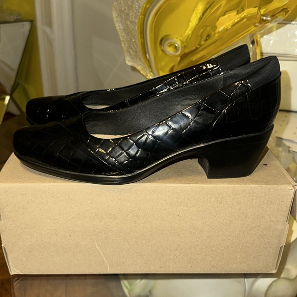 Clark’s - Picture 5 of 7